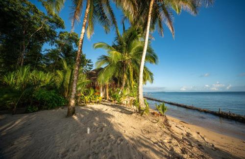 Isla Bastimentos Casa | Private Beachfront House with Kayak & Guided Tours