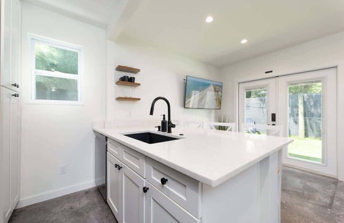Jacksonville Casa | Private Beautiful Beach House