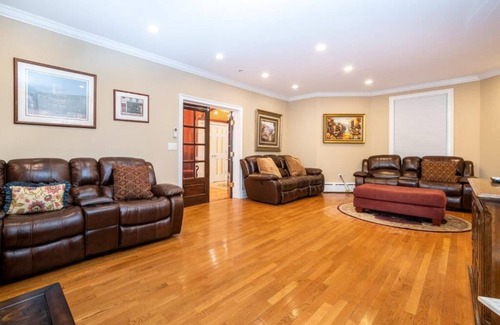 North Side Casa | Private Bedroom #3 and Bath 26 Min to NYC!