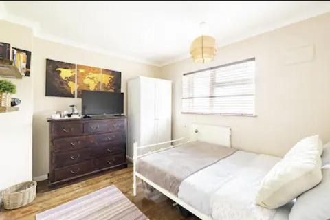 Street Casa | Private bedroom in quiet house.
