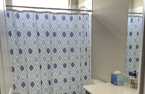 Denton Casa | private bedroom in single family house in welcoming Denton with AC, WiFi