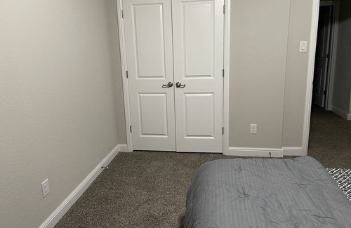 Denton Casa | private bedroom in single family house in welcoming Denton with AC, WiFi