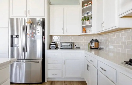 Greenacres Casa | Private bedroom/private bathroom/gated/parking