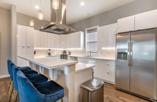 Mid-City Condominio | Private Bienville Villas by Hosteeva