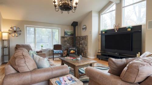Three Rivers Casa | Private Boat Ramp Access Hot Tub Fire Pit Deck River Meadows by AvantStay