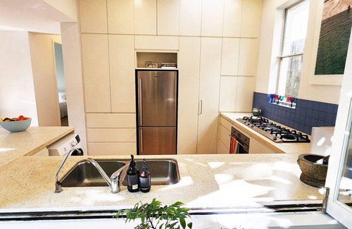 Bronte Casa | Private Bronte Beach House with Ocean Views and Parking