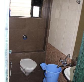 Nandanwan Casa | Private Bungalow with Garden, Main Road Connected - Om Bungalow, Happy Stay, Panchgani