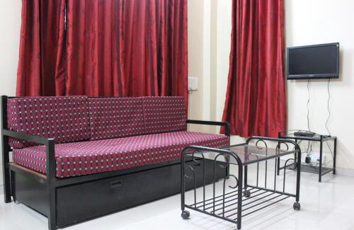 Nandanwan Casa | Private Bungalow with Garden, Main Road Connected - Om Bungalow, Happy Stay, Panchgani