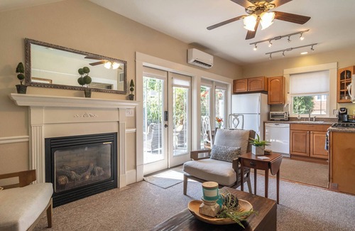Roseburg Casa | Private bungalow with AC in charming Roseburg