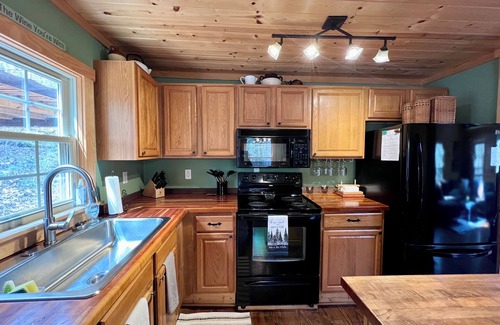 Dahlonega Cabina | Private Cabin by the Creek
