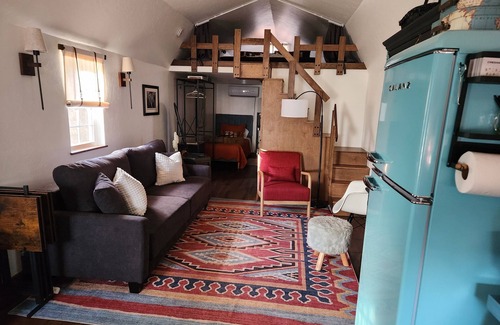 Edmond Cabina | Private Cabin, Firepit, Near Lazy E/Metro