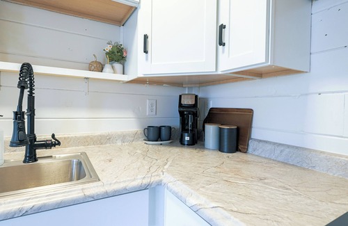 Corinth Cabina | Private Cabin - Hiking. Getaway. Near the ARK. No Cleaning Fees