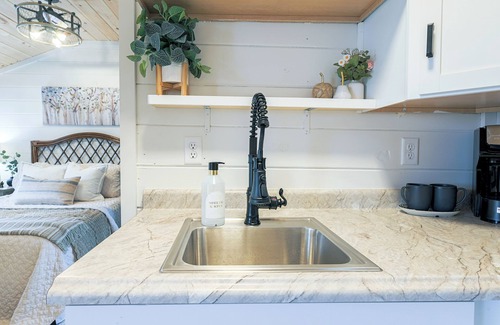 Corinth Cabina | Private Cabin - Hiking. Getaway. Near the ARK. No Cleaning Fees