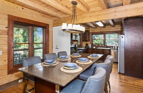 Lenoir Cabina | Private Cabin in Gated Community