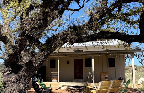 Kerrville Cabina | Private Cabin on Horse Farm in the Hill Country