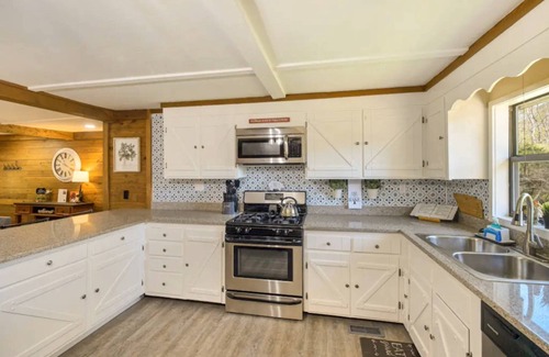 Wildwood Cabina | Private Cabin - Pets Welcome - Large Outdoor Space - Hiking - Chattanooga - Cloudland Canyon