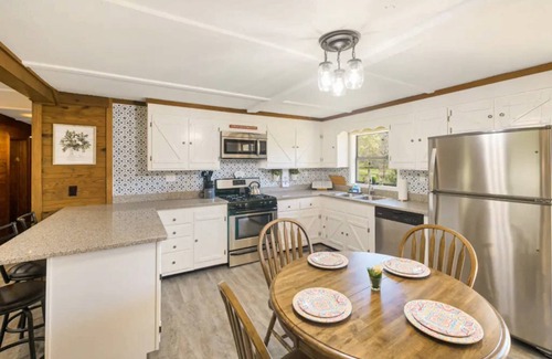 Wildwood Cabina | Private Cabin - Pets Welcome - Large Outdoor Space - Hiking - Chattanooga - Cloudland Canyon