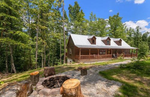 Campton Casa | Private Cabin w King Bed and Private Hot Tub