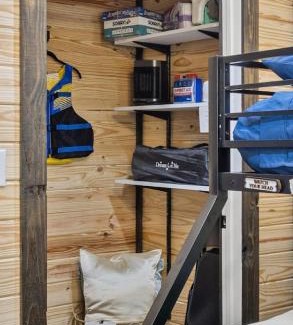 Campton Casa | Private Cabin w King Bed and Private Hot Tub