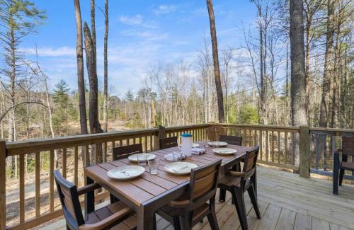 Campton Casa | Private Cabin w King Bed and Private Hot Tub