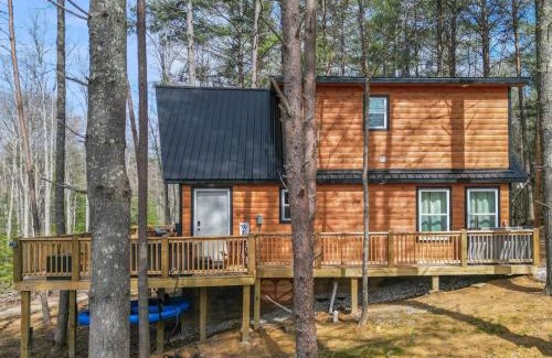Campton Casa | Private Cabin w King Bed and Private Hot Tub