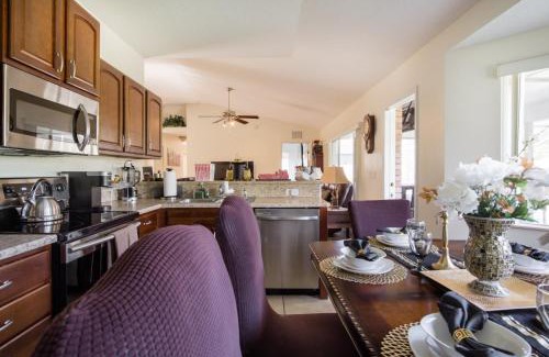 Deltona Lakes Casa | Private Centrally located Cozy relaxing Getaway!