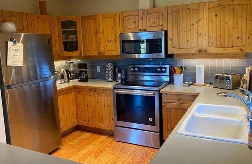 Blueberry Hill Chalet De Esquí | Private Chalet with amazing view and hot tub-20min walk to Whistler Village.