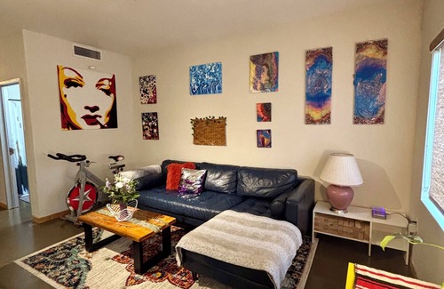 Midtown Apartamento | Private Charming Midtown 1-bedroom apartment in amazing Detroit with WiFi, AC