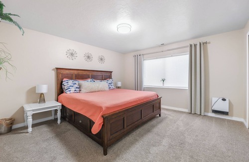 South Jordan Casa | Private/clean guest suite, bath, kitchen & laundry