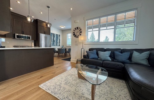 Northwest Calgary Apartamento | Private, clean, stocked carriage suite! 15 min to downtown, 45 min to mountains