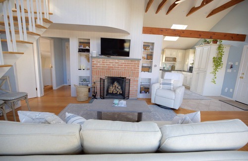 Southold Cabaña | Private Coastal Two Bedroom Cottage on the Water