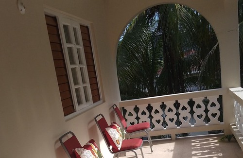 West Gate Hills Casa | Private, Comfortable Setting