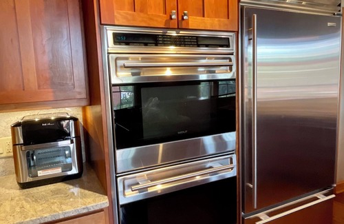 Elizabeth City Condominio | Private condo, river views, off-street parking, and steps from Pailin's Alley