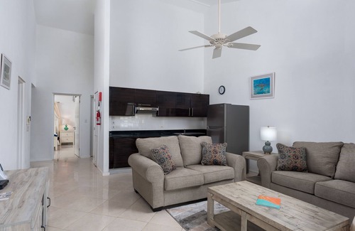 Weston Apartamento | Condominio privado, vista al mar y paseo a la playa!
