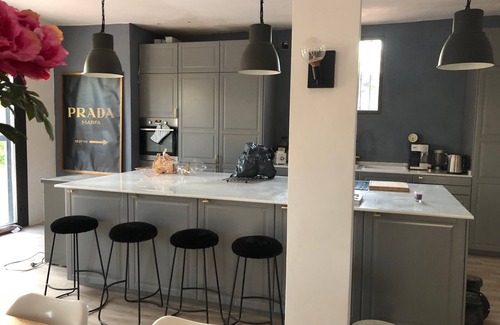 Puente Genil Villa | NUEVO Villa contemporánea privada con gran piscina en terreno propio - Oferta fabulosa de agosto