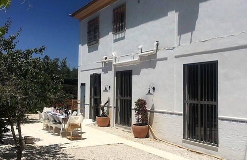 Puente Genil Villa | NUEVO Villa contemporánea privada con gran piscina en terreno propio - Oferta fabulosa de agosto