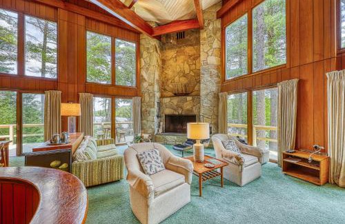 Chestertown Casa | Private Contemporary