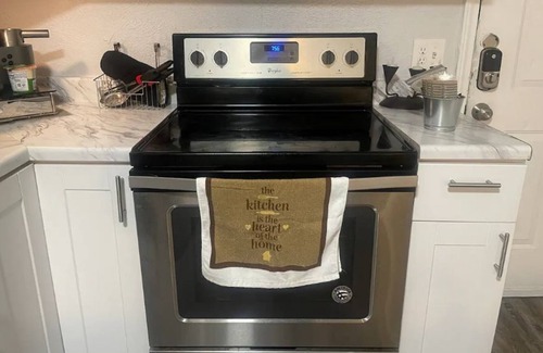 Vickery Meadow Apartamento | Private & Convenient short term rental in Dallas ✭