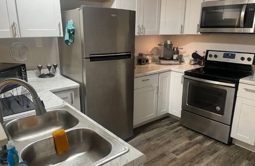 Vickery Meadow Apartamento | Private & Convenient short term rental in Dallas ✭