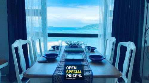 Downtown Kota Kinabalu Apartamento | Private Corner Stay! Ocean-View, Walk to Jetty & Food Spots-Mango House1