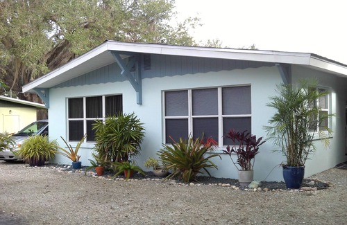 Broadview Manor Cabaña | Cottage escapada privada. Cerca del Baño del río Caloosahatchee 1 dormitorio 1