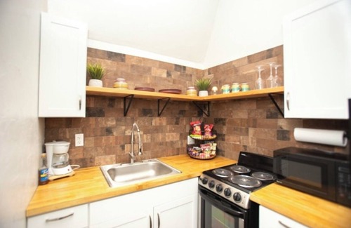 Central Oklahoma City Cabaña | Private Cottage in Central Oklahoma City