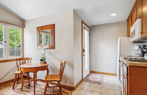 Fish Creek Cabaña | Private cottage in Downtown Fish Creek -Honeymooners paradise!