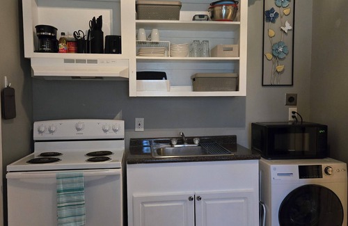 Greater Belhaven Apartamento | Private Cottage Pad - Weekly or Monthly