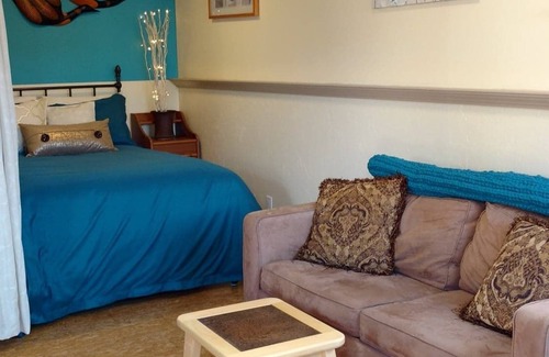 Sointula Cabaña | Private Cottage suitable for only 2 adults.