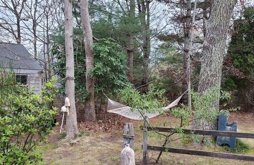 Vineyard Haven Cabaña | Private cottage with association pool