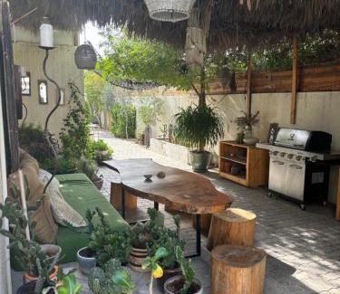 Jumeirah Casa | Private Cottage with bbq area 5 min walk to beach!