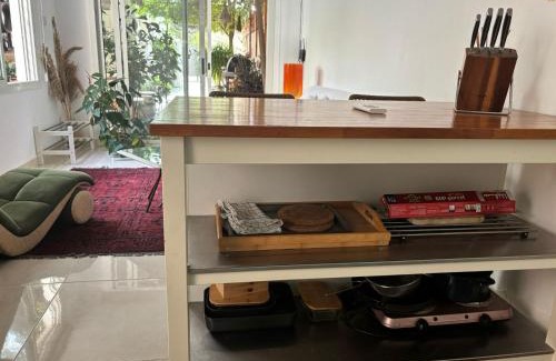Jumeirah Casa | Private Cottage with bbq area 5 min walk to beach!