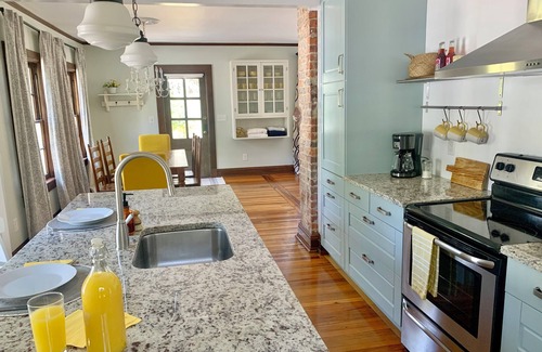 Pinehurst Casa | Private Cottage with Personal Chauffeur and Free Breakfast