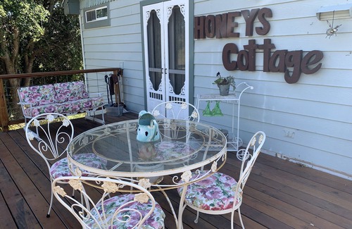 Arroyo Grande Apartamento | Private country cottage with gazebo and rose garden. Wineries nearby.